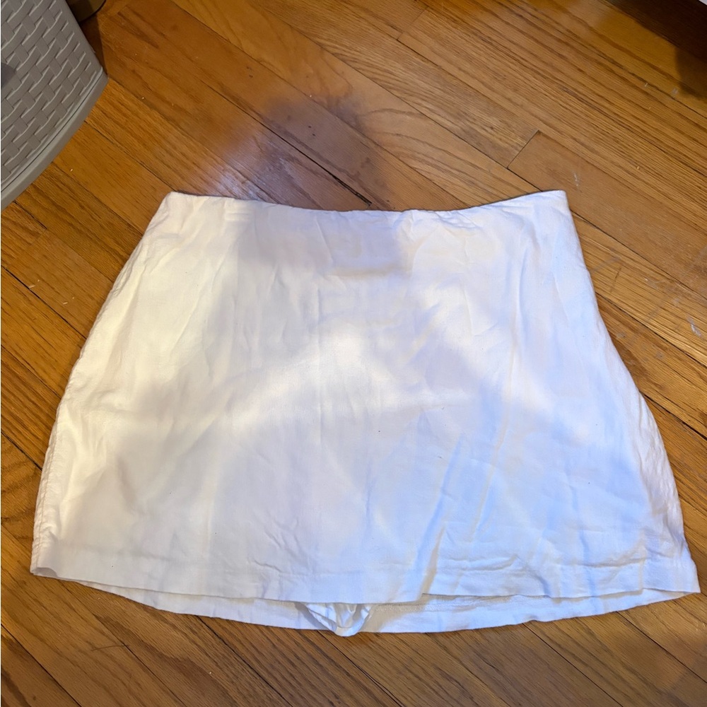 The A&F Scarlett Linen Blend Mini Skort